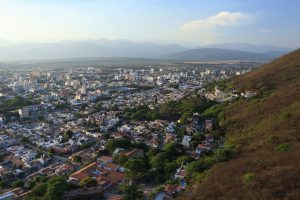 Vue panoramique en haut du Cerro San Bernardo